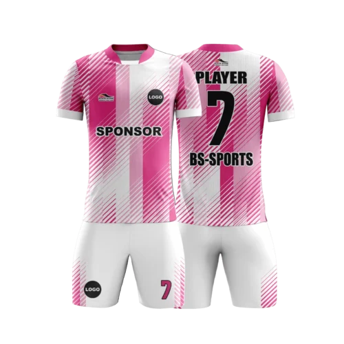 pembe beyaz desenli futbol forması ve şortu